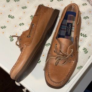 Sperry Woman’s Brown Leather Boat Shoes 8.5